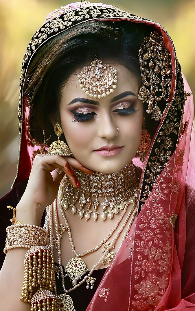Gorgeous bridal makeup by Sonia khan